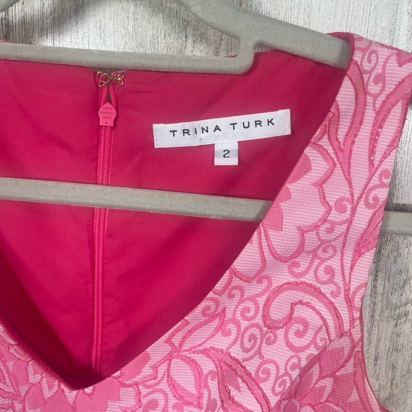 Trina Turk Jayme Sleeveless Dress Jolie Jacquard Pink Fit Flare Pleated size 2 - Picture 3 of 10